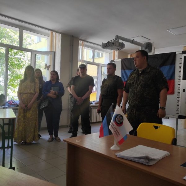 Алексей Муратов провел встречу с активом ОД «ДР» в освобожденной Волновахе